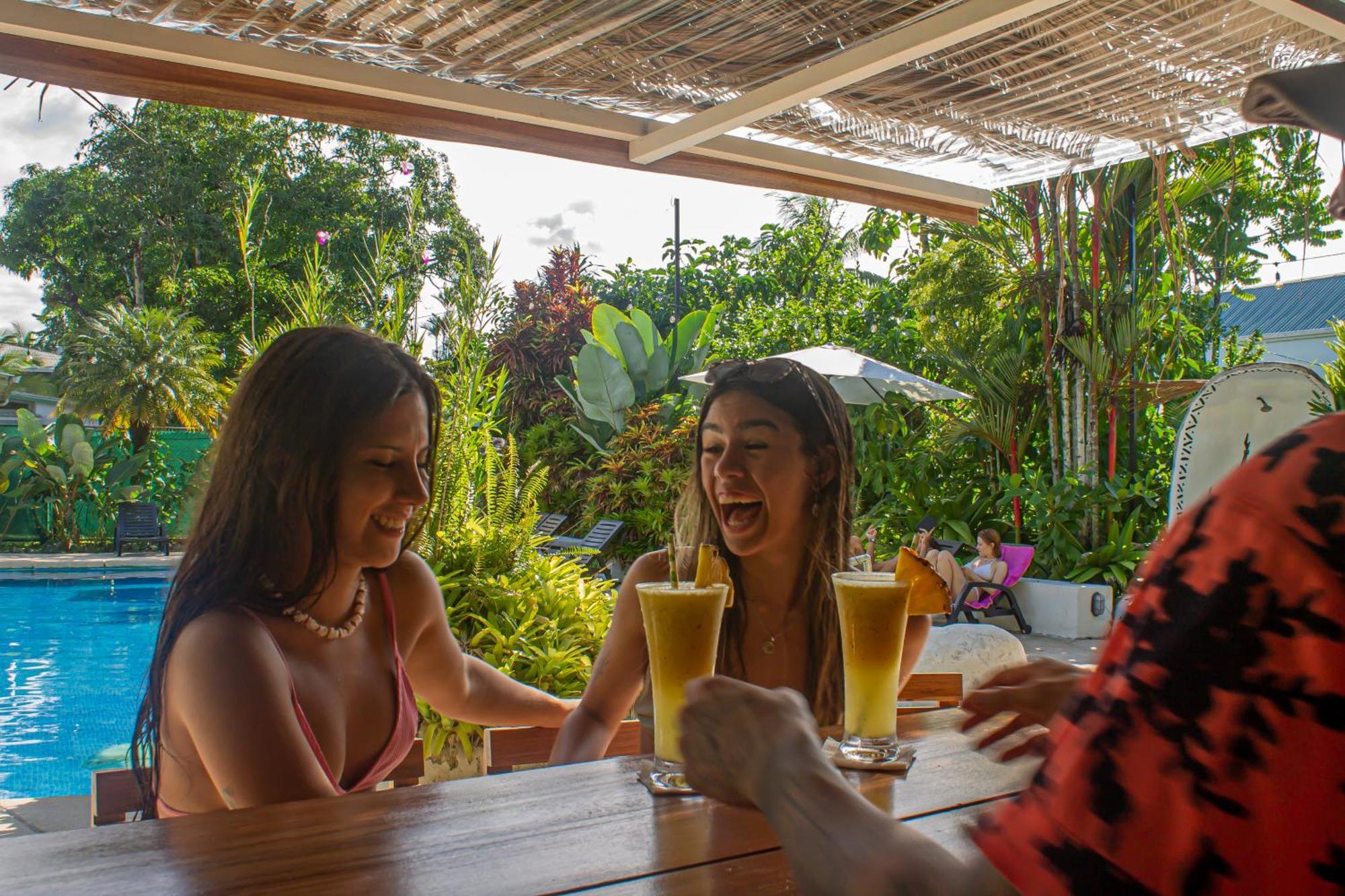 El Clan Hostel Puerto Viejo de Talamanca 外观 照片