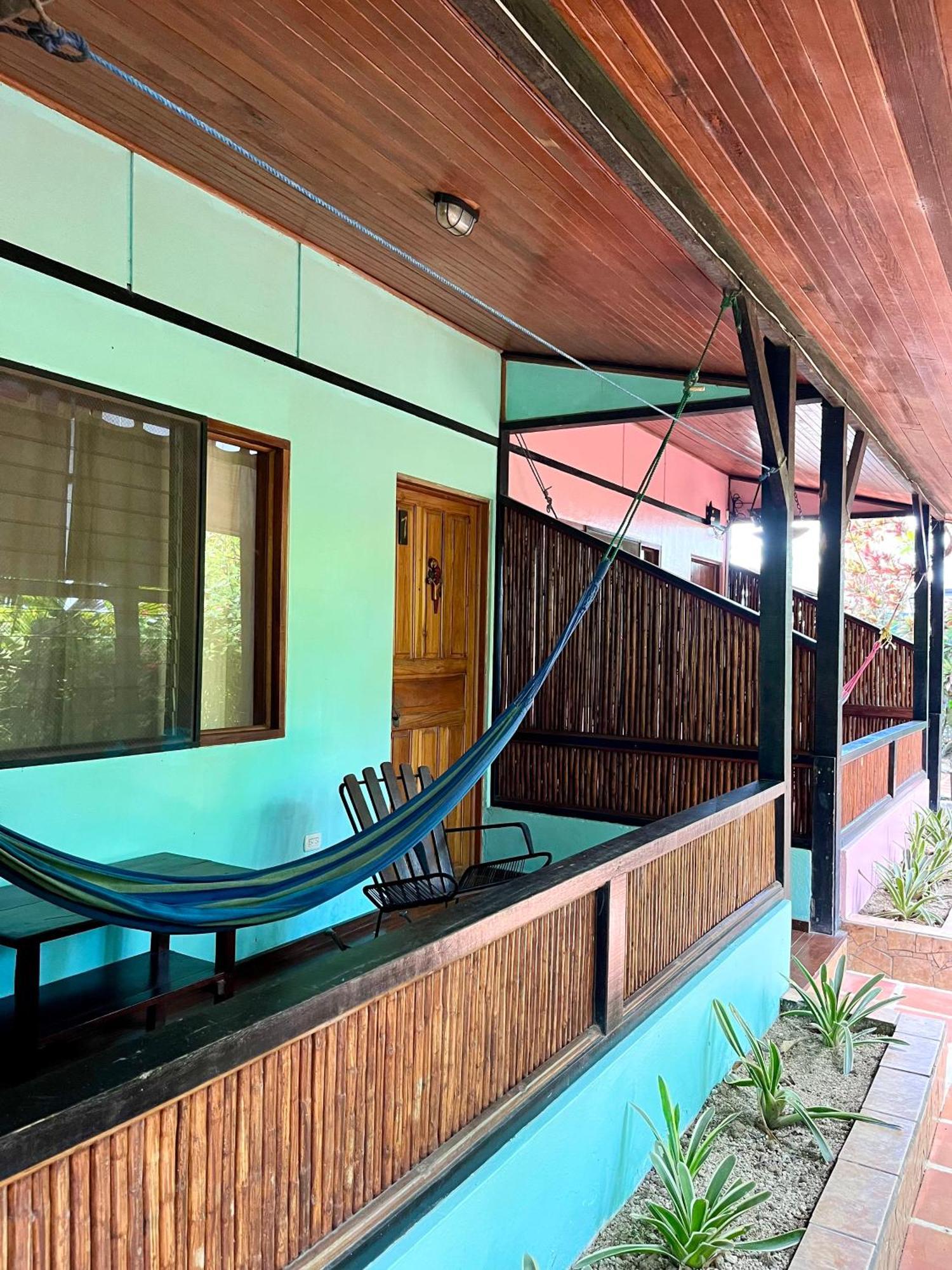 El Clan Hostel Puerto Viejo de Talamanca 外观 照片